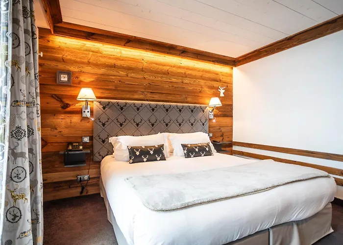 Hotel Les Campanules By Les Etincelles 4*